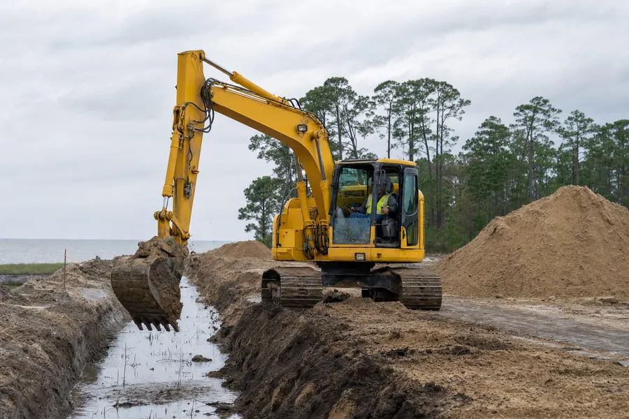Komatsu PC138 US10 Excavator in action