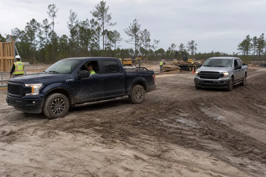 Ford F150 (×2) in action